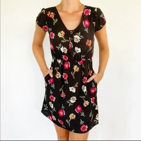 Tucker for Target Women Floral A Line Dress Front Button Short Sleeve Black SZ S - Picture 1 of 8